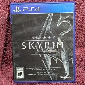 The Elder Scrolls V: Skyrim Special Edition ✨ Sony PS4 👉 CIB